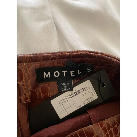 Motel Wren Mini Skirt In PU Croco Brown - Picture 8 of 11